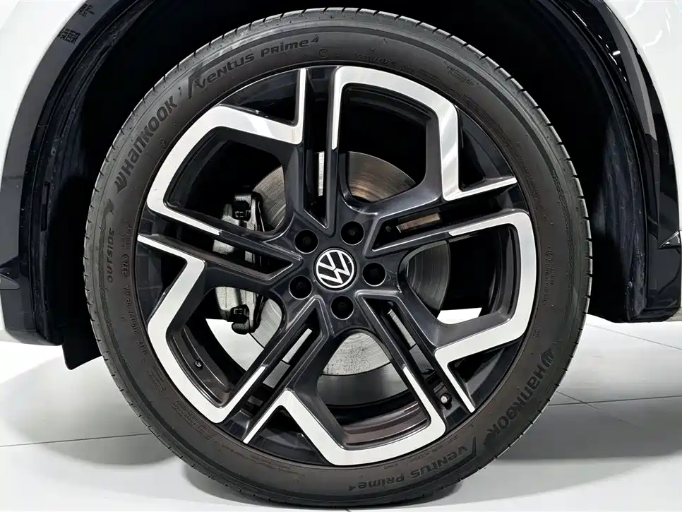Volkswagen Tiguan L — миниатюра 30