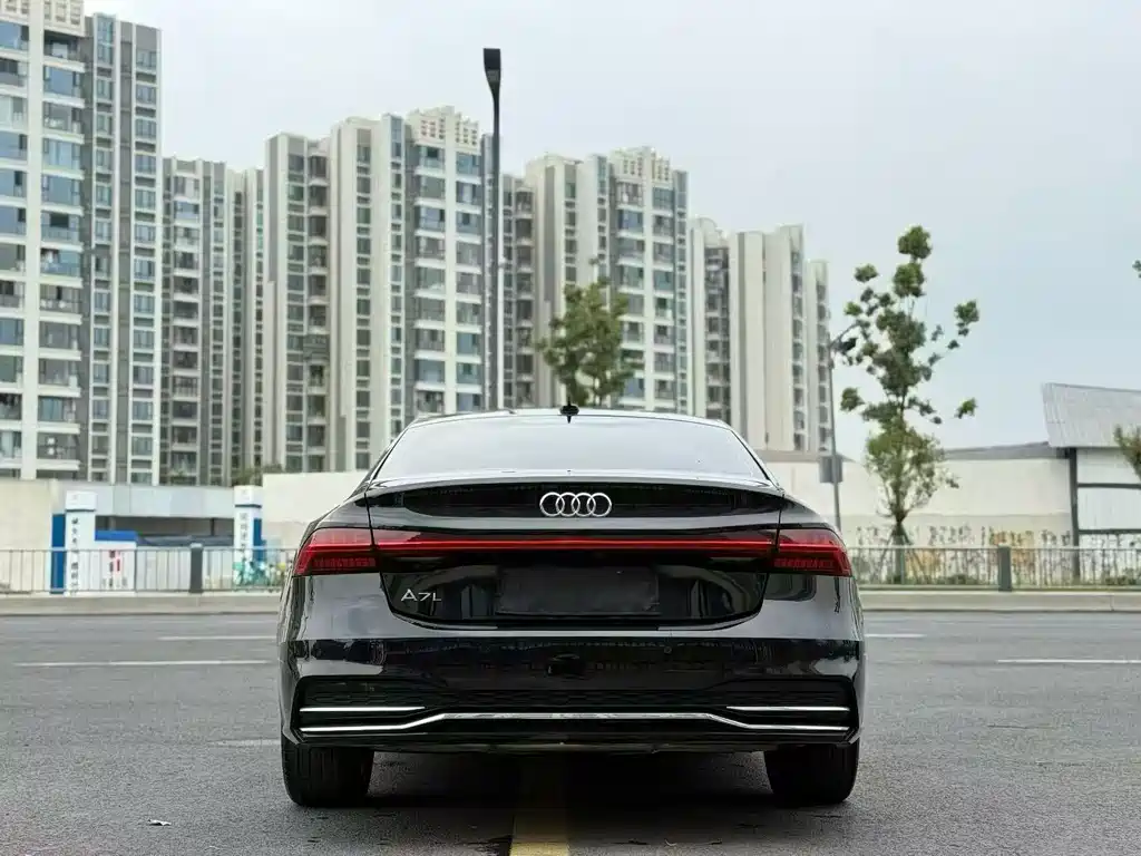 Audi A7L 2024 45 TFSI Luxury