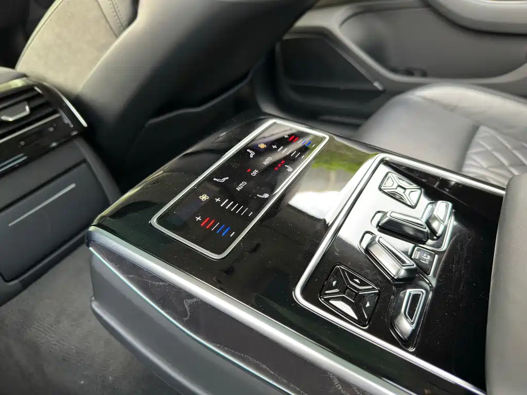 Audi A8 — миниатюра 5