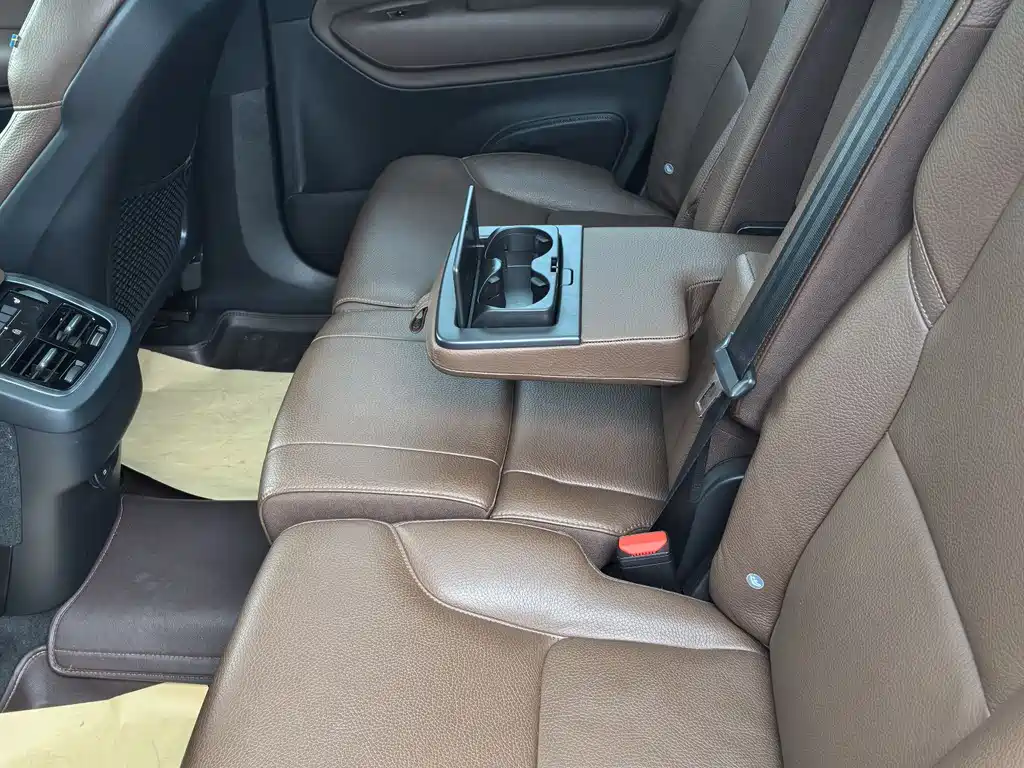 Volvo XC90 2021 B6 Luxury 7 мест