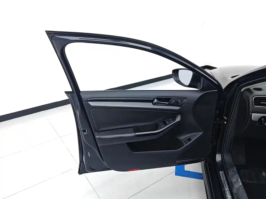 Volkswagen Sagitar — миниатюра 7