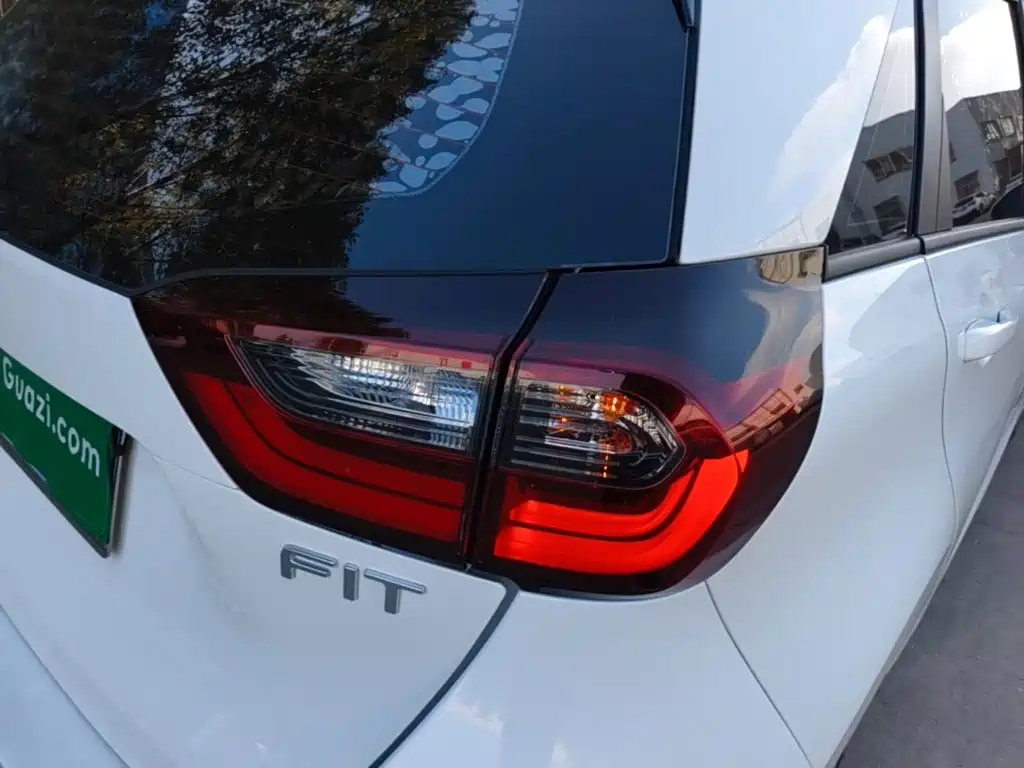 Honda Fit — миниатюра 8