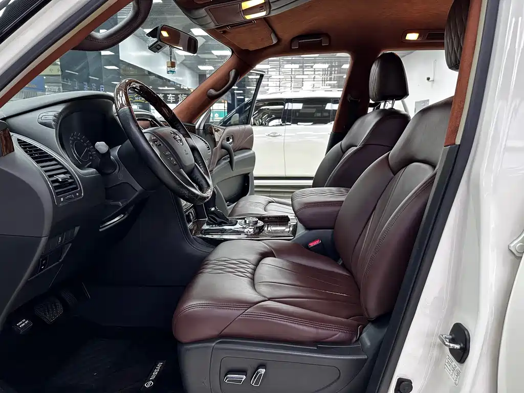 Nissan Patrol — миниатюра 9