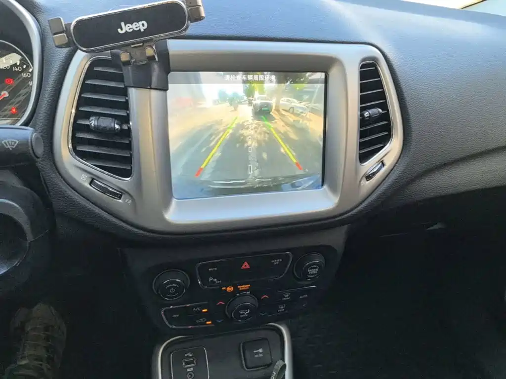 Jeep Compass — миниатюра 13