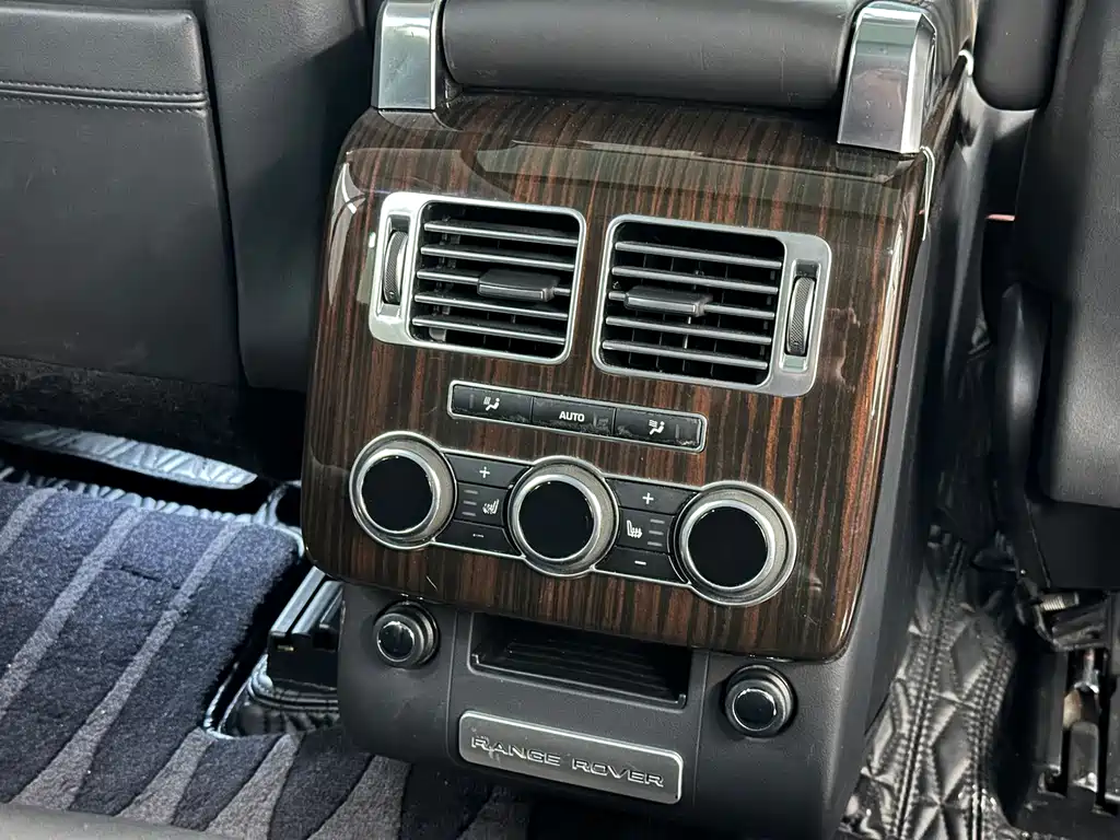 Land Rover Range Rover — миниатюра 17