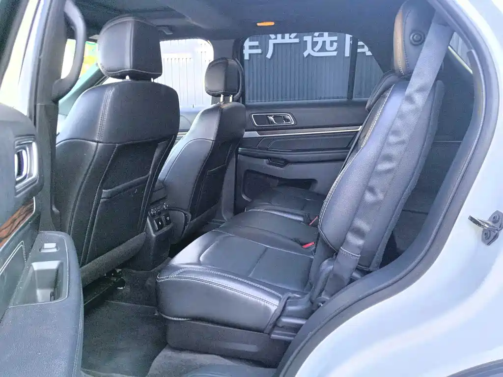 Ford Explorer (Import) — миниатюра 14
