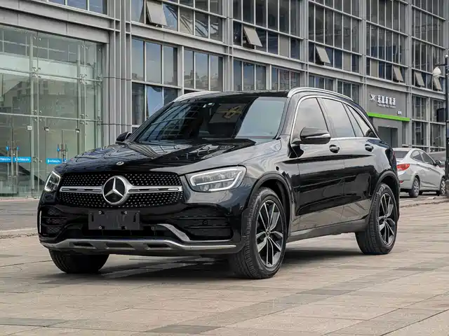 MERCEDES-BENZ GLC