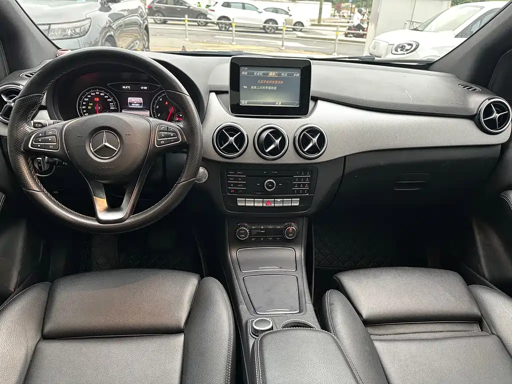 Mercedes-Benz B-Class — миниатюра 7