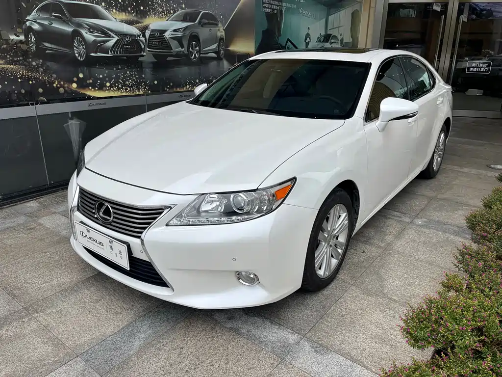 Lexus ES 2015