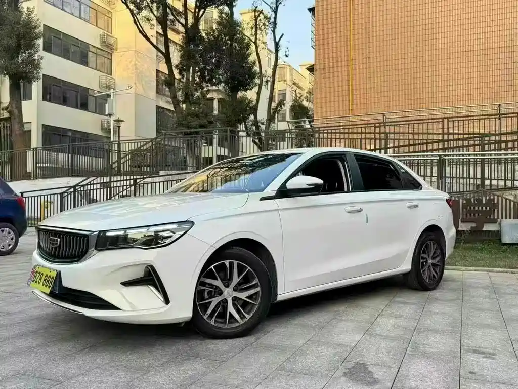 Geely Emgrand 2023