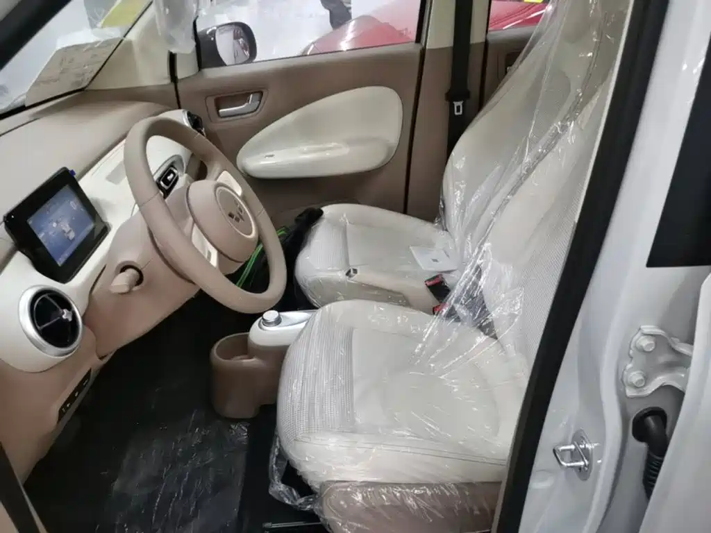 Wuling MINIEV — миниатюра 15