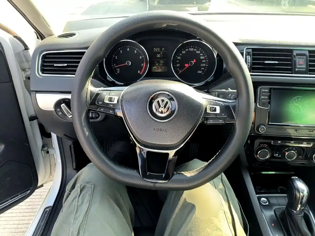 Volkswagen Sagitar — миниатюра 11