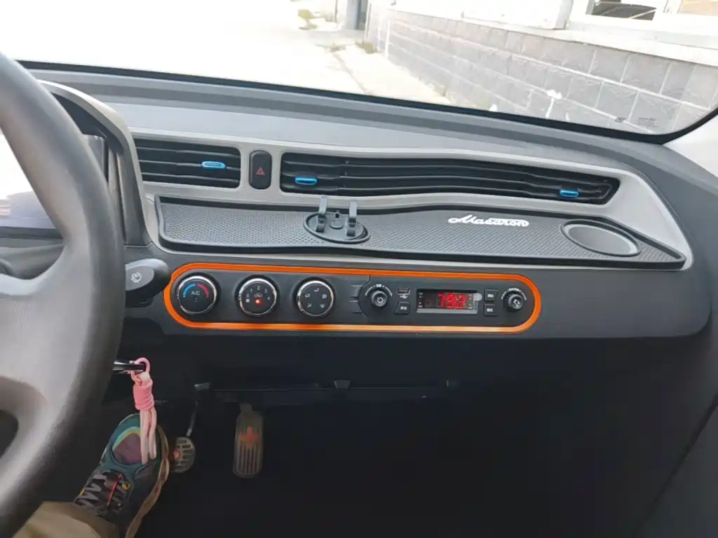 Wuling MINIEV — миниатюра 13