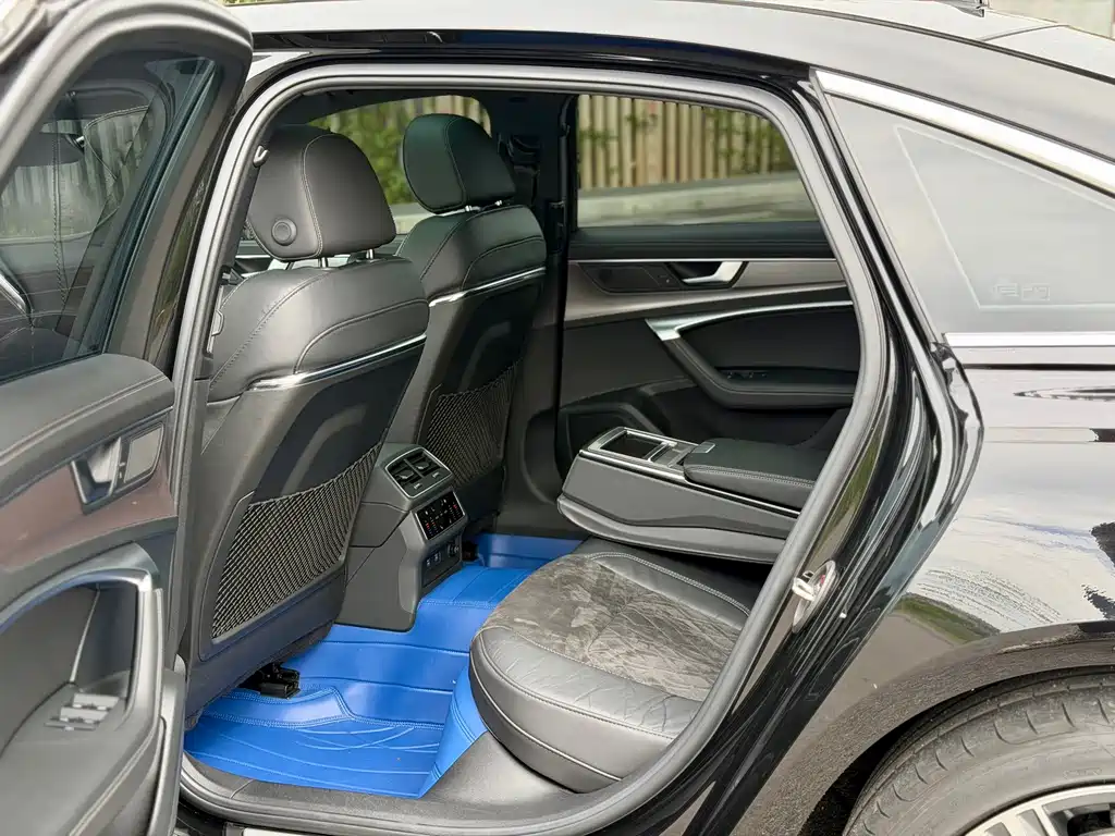 Audi A6L 2022 55 TFSI quattro Flagship