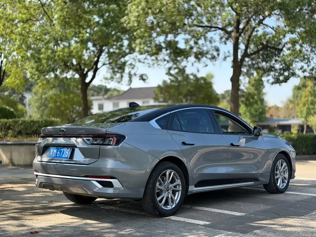 Ford Mondeo — миниатюра 5