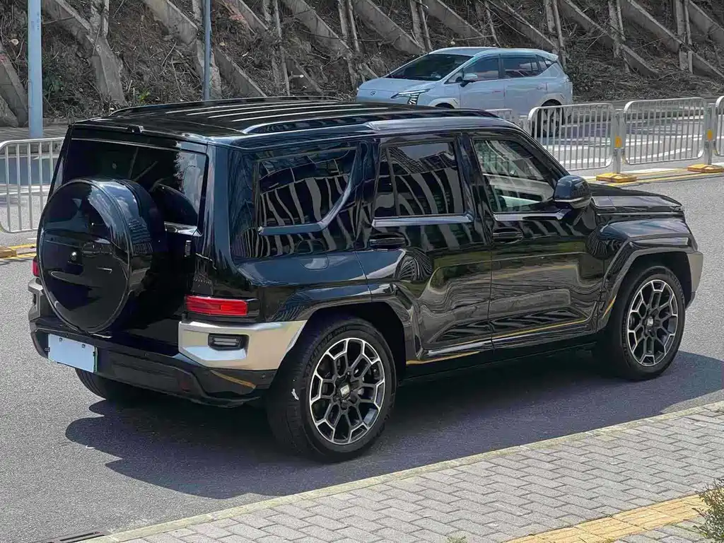 TANK TANK 700 NEW ENERGY