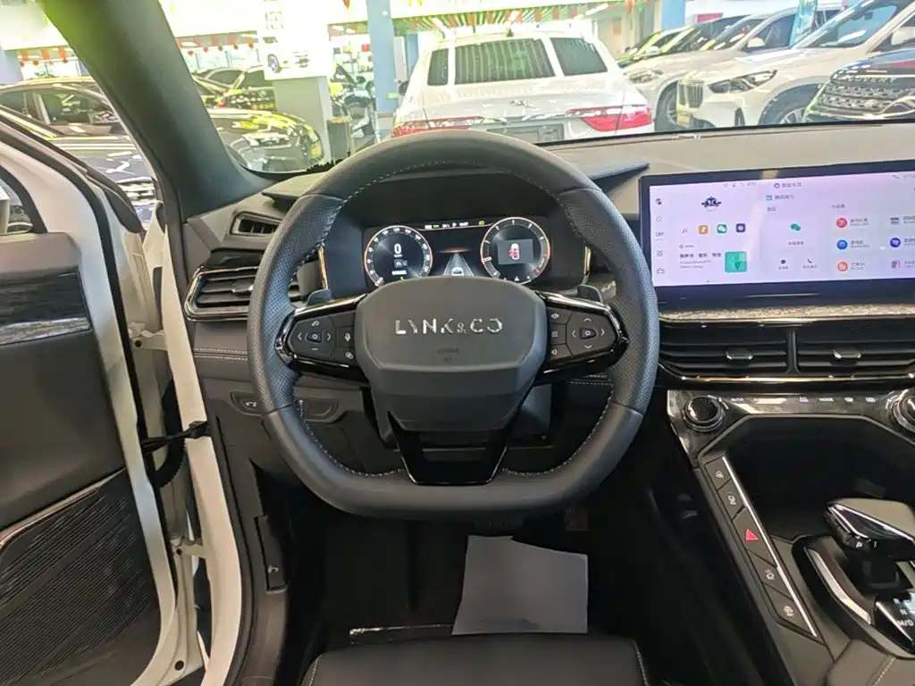 Lynk & Co 06 — миниатюра 11