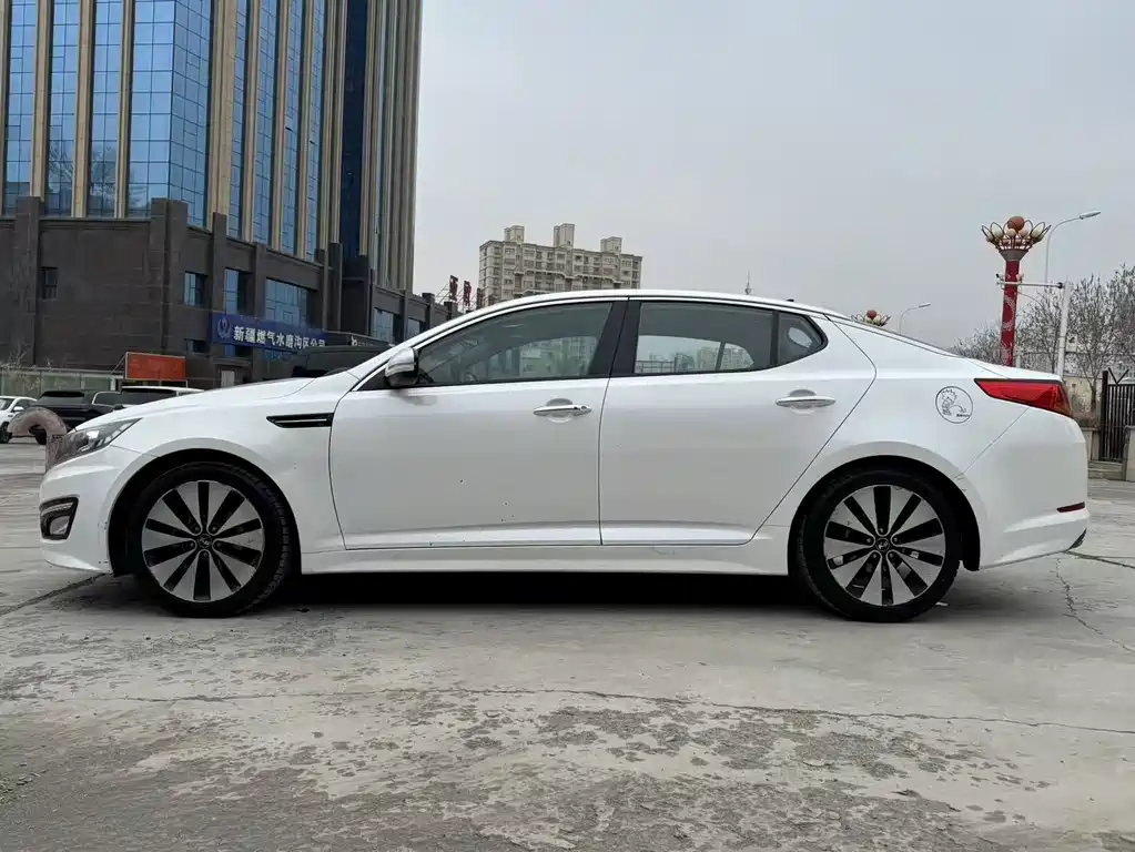 Kia K5 2012 2.0L AT DLX