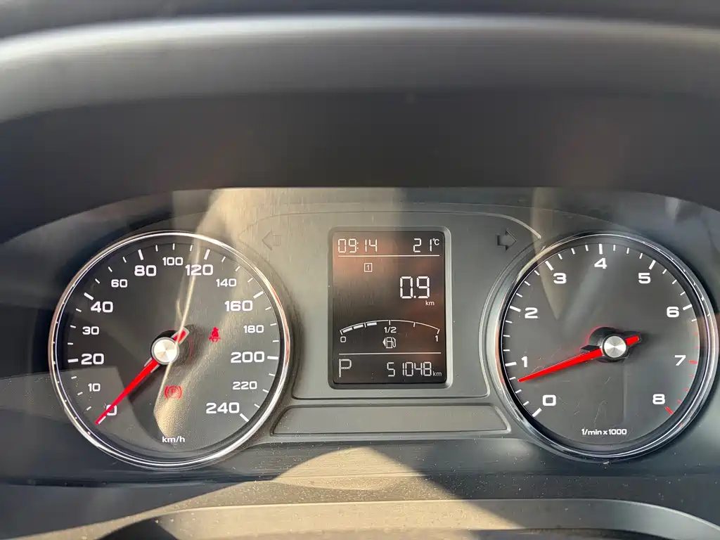 Roewe i6 Classic — миниатюра 6