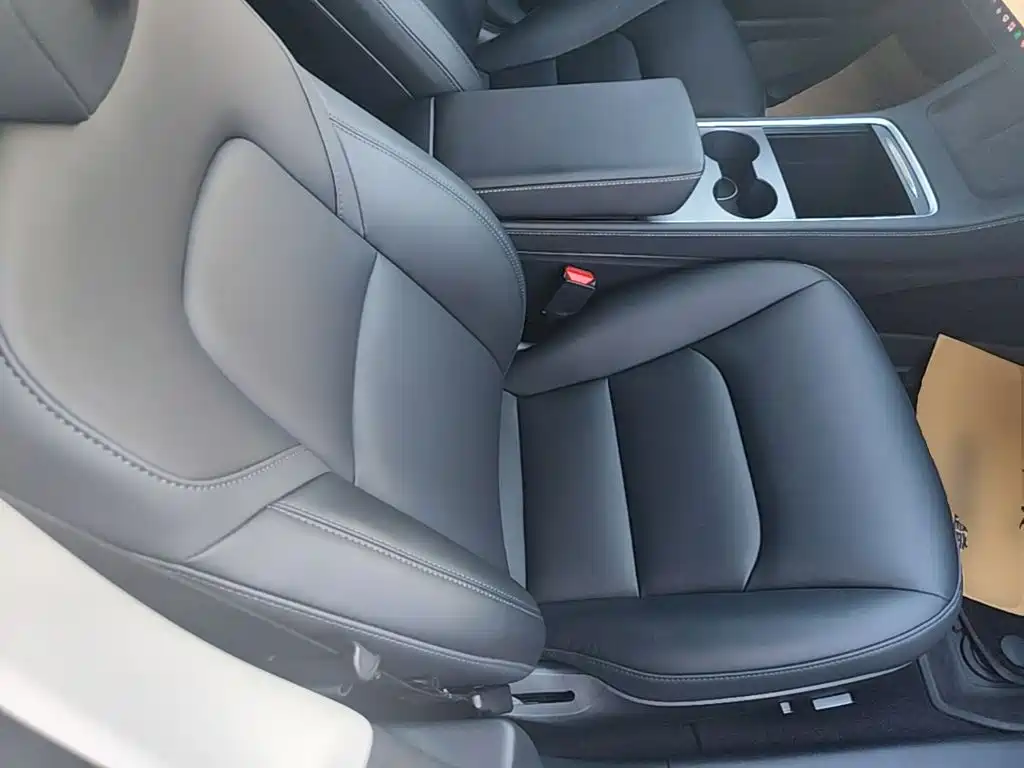 Tesla Model 3 — миниатюра 25