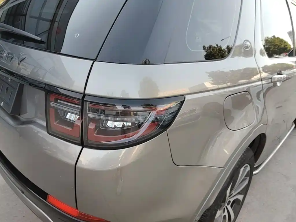 Land Rover Discovery Sport Hybrid — миниатюра 8