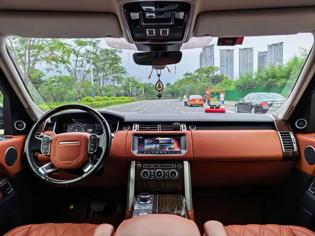Land Rover Range Rover — миниатюра 12