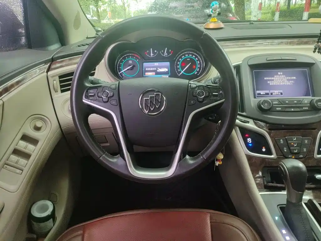 Buick LaCrosse — миниатюра 3