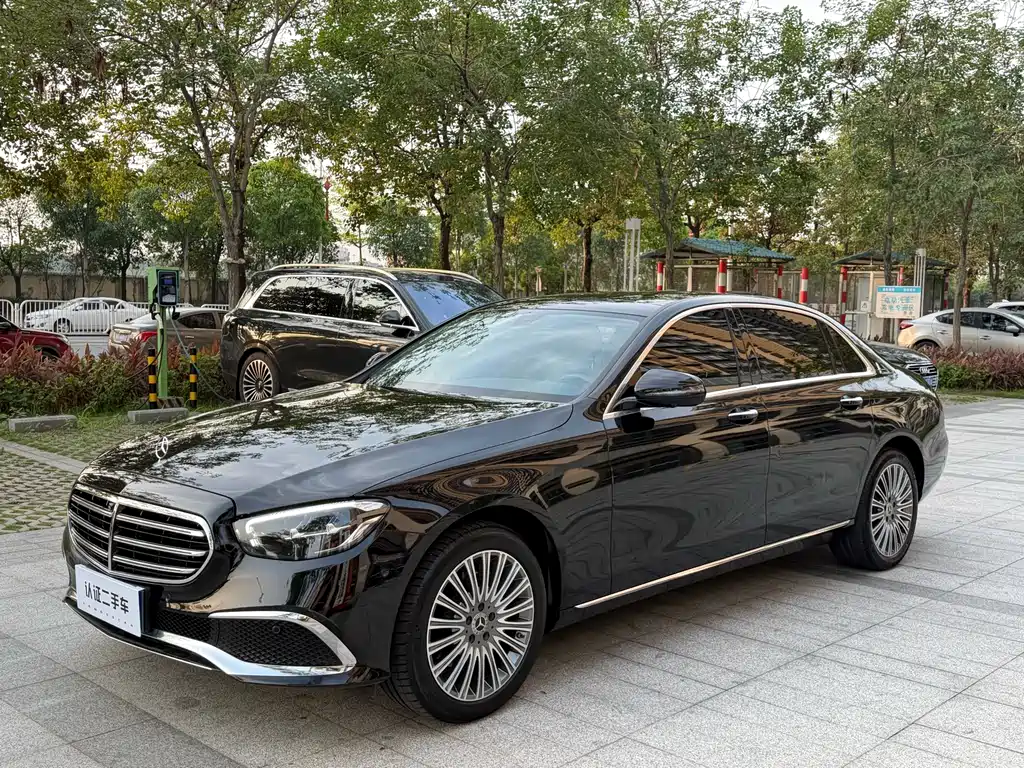Mercedes-Benz E-Class 2022