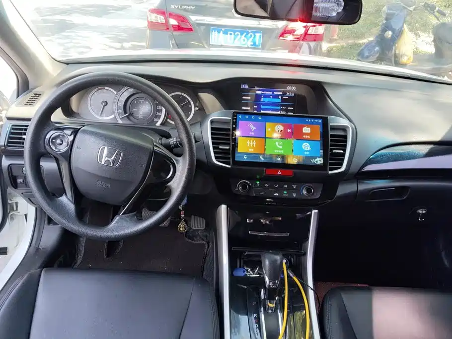 Honda Accord — миниатюра 12