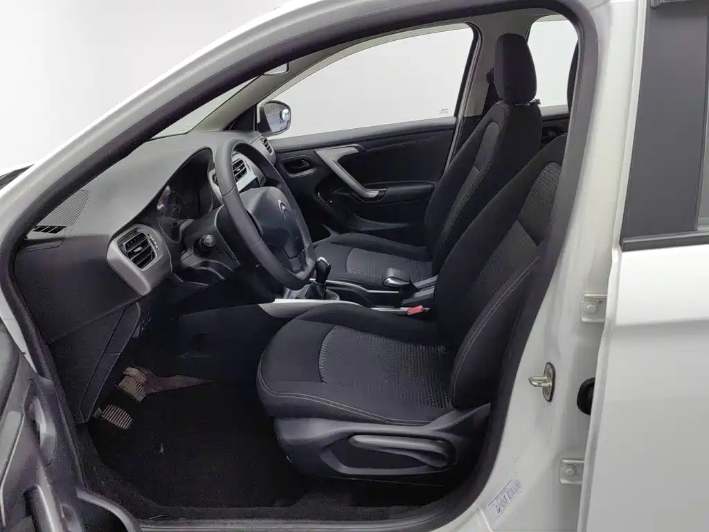 Citroen Elysee — миниатюра 10