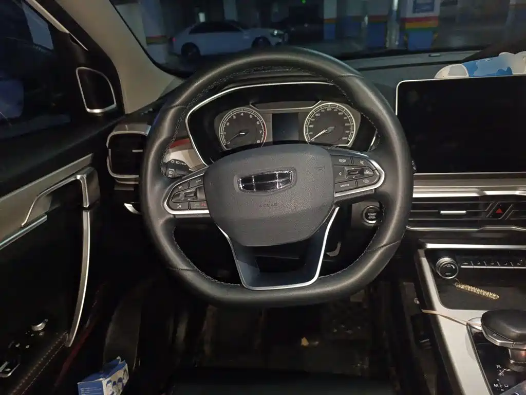 Geely Binyue — миниатюра 6