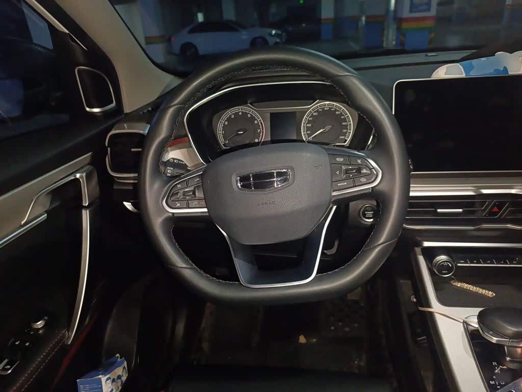 Geely Binyue 1.4 л 2022 г. Белый, пробег 22900 км