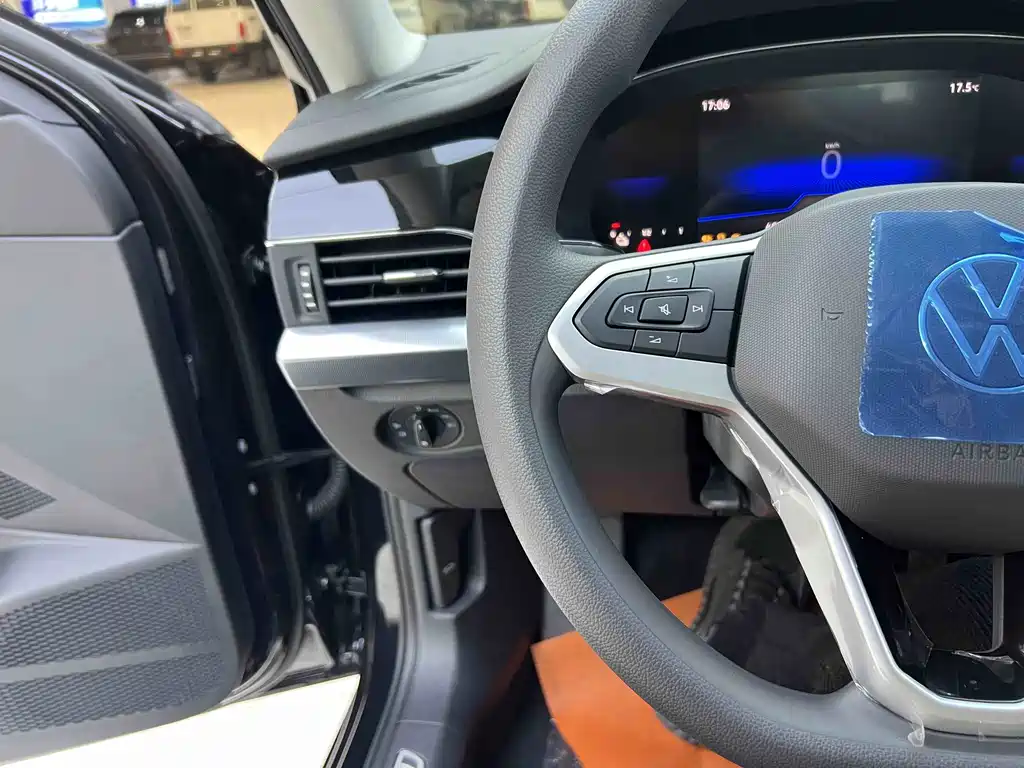 VOLKSWAGEN PASSAT NEW ENERGY