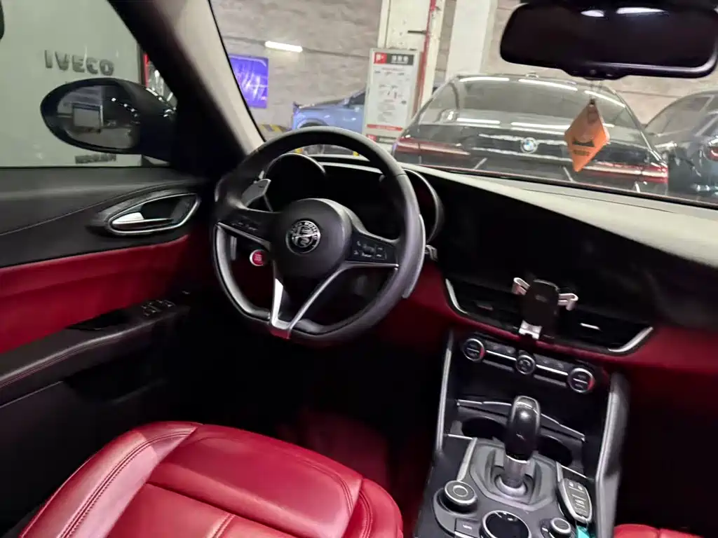 Alfa Romeo Giulia — миниатюра 7