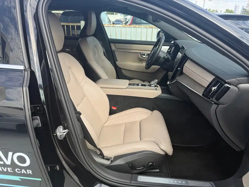 Volvo S90 PHEV — миниатюра 14