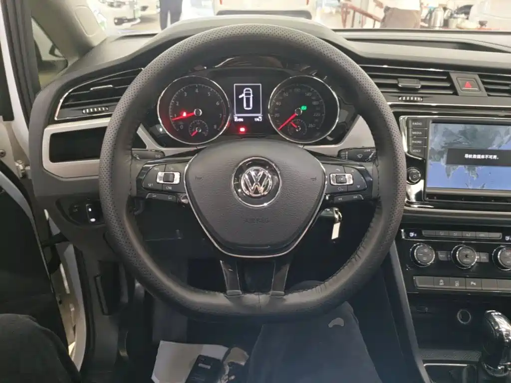 Volkswagen Touran — миниатюра 11