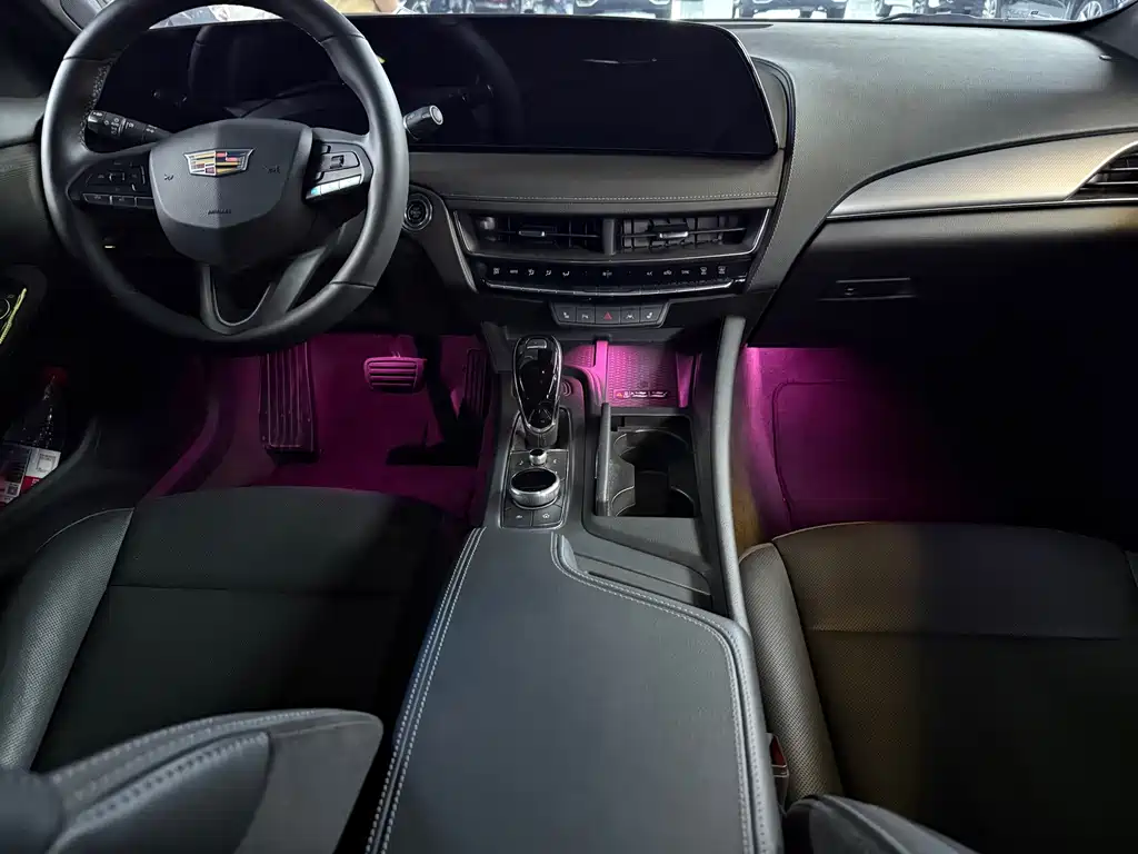 Cadillac CT5 — миниатюра 8