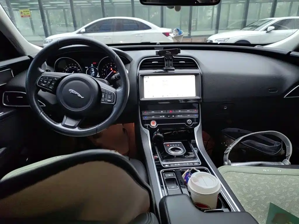 Jaguar XEL — миниатюра 13