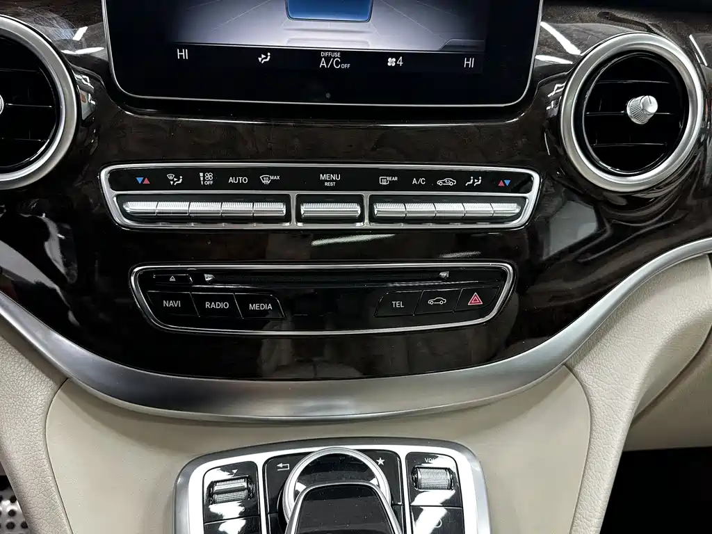 MERCEDES-BENZ V CLASS