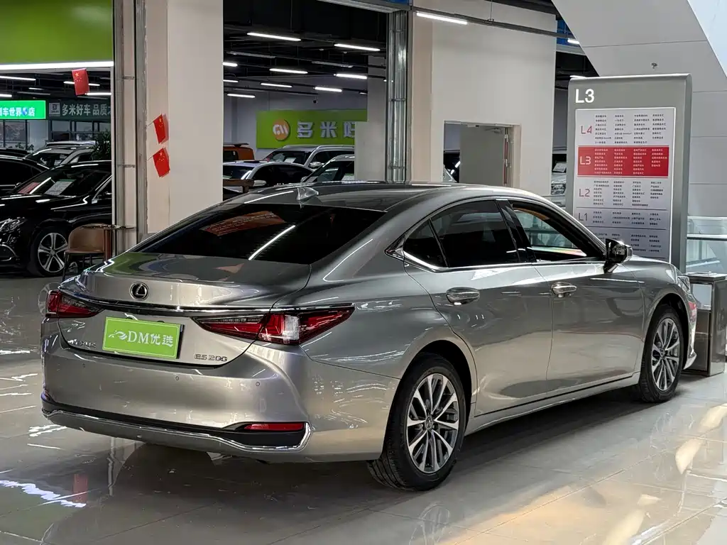 Lexus ES — миниатюра 9