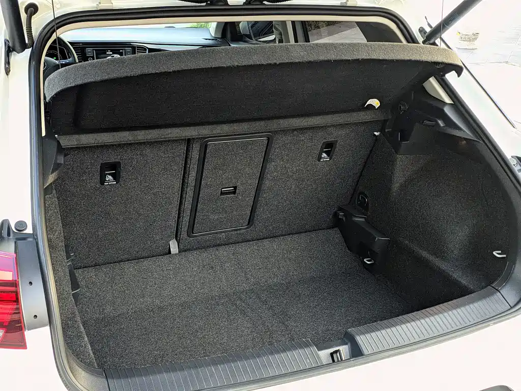 Volkswagen T-Roc — миниатюра 15