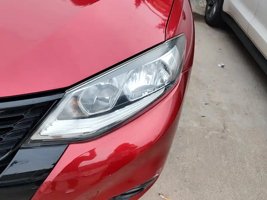 Nissan Tiida — миниатюра 5