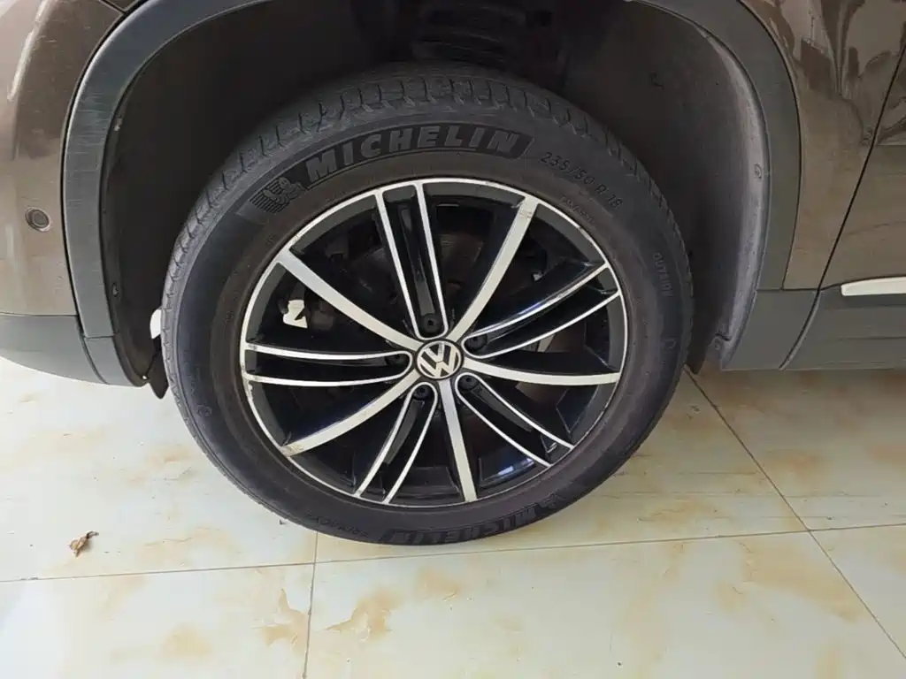 Volkswagen Tiguan — миниатюра 23