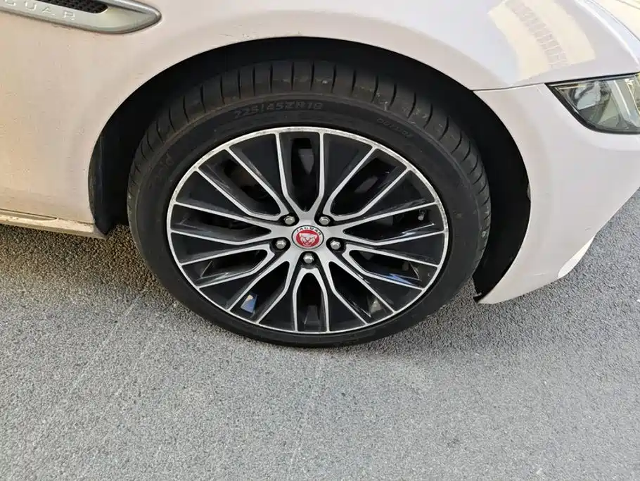 Jaguar XEL — миниатюра 6