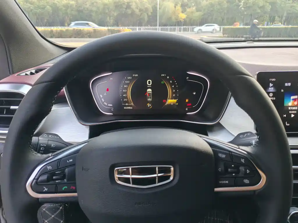 Geely Binyue — миниатюра 16