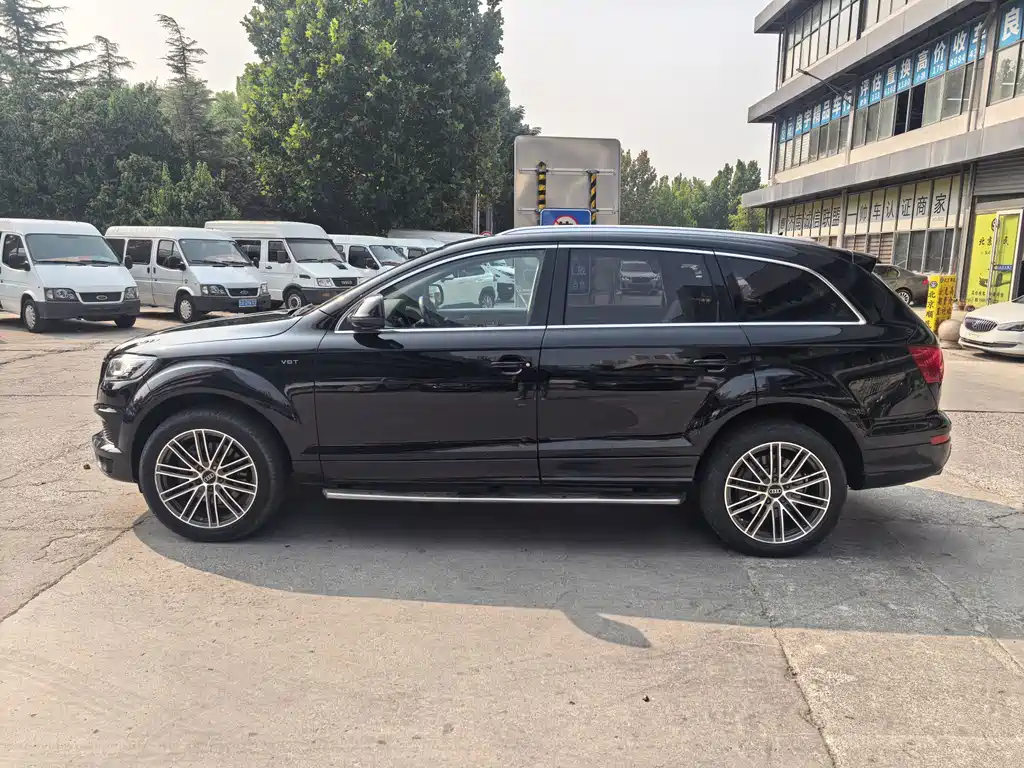 Audi Q7 — миниатюра 5