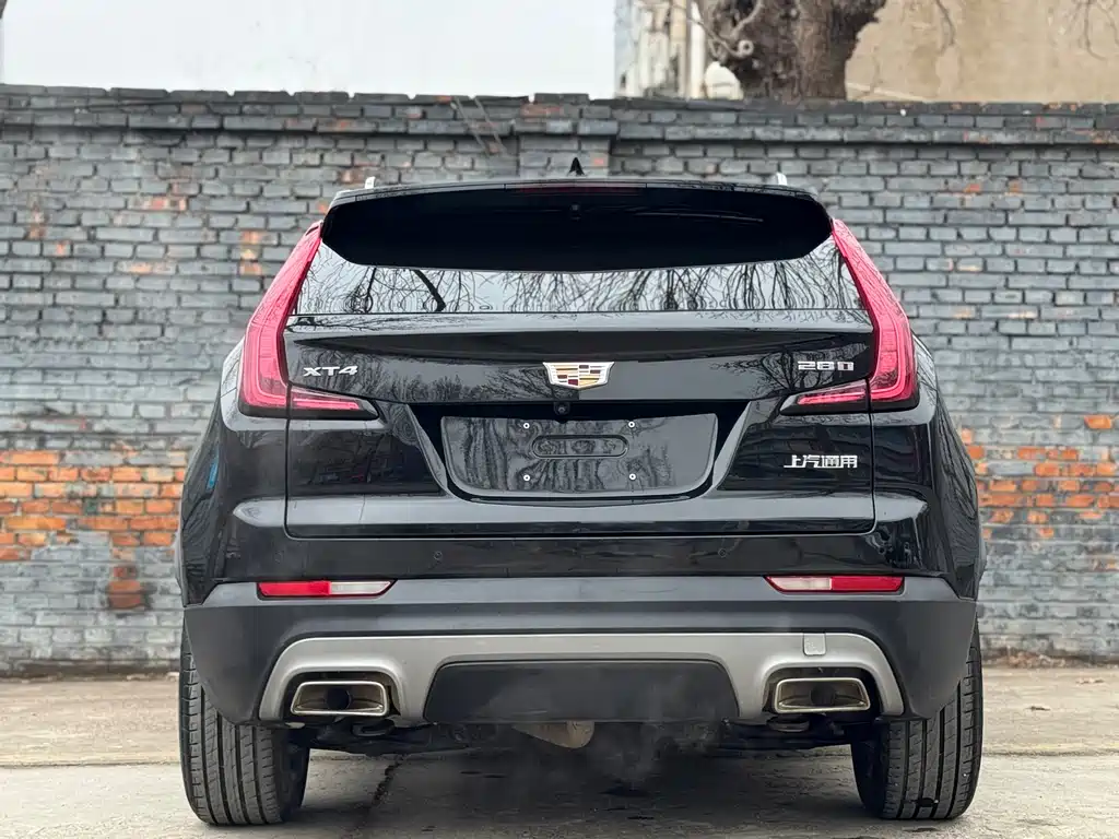 CADILLAC XT4