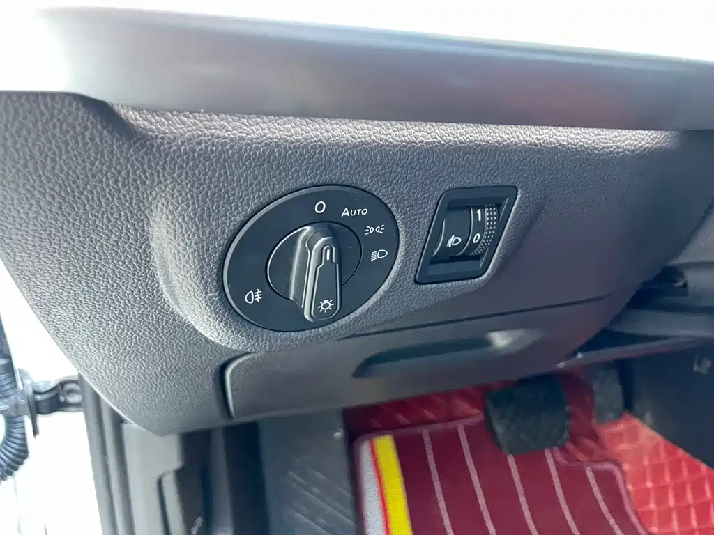 Volkswagen Lavida — миниатюра 9