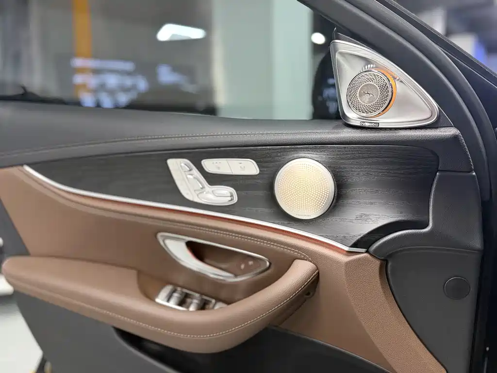 MERCEDES-BENZ E CLASS