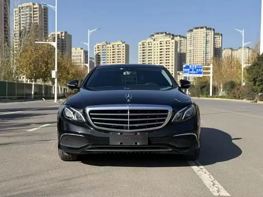 Mercedes-Benz E-Class — миниатюра 2